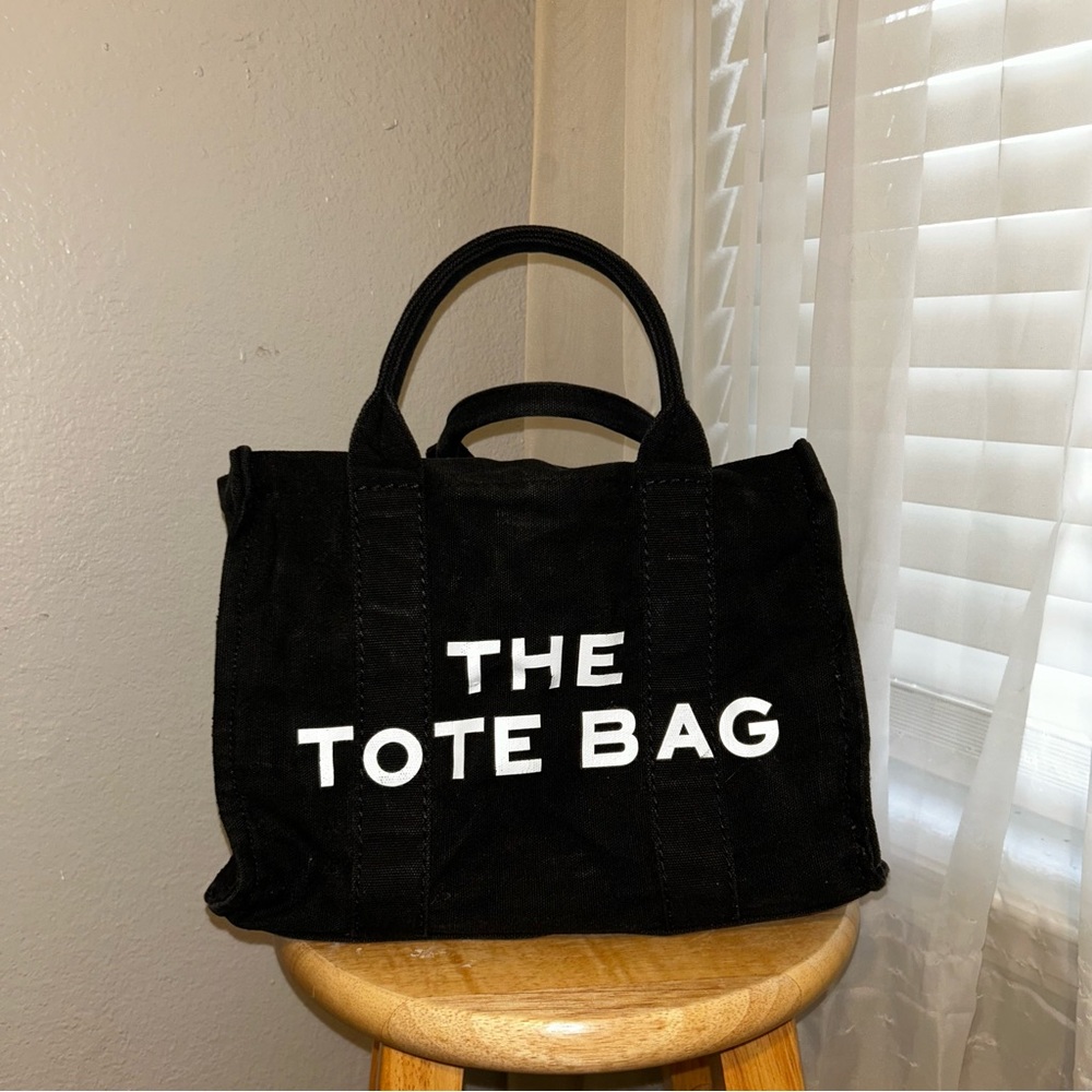 THE TOTE BAG BLACK MINI PURSE